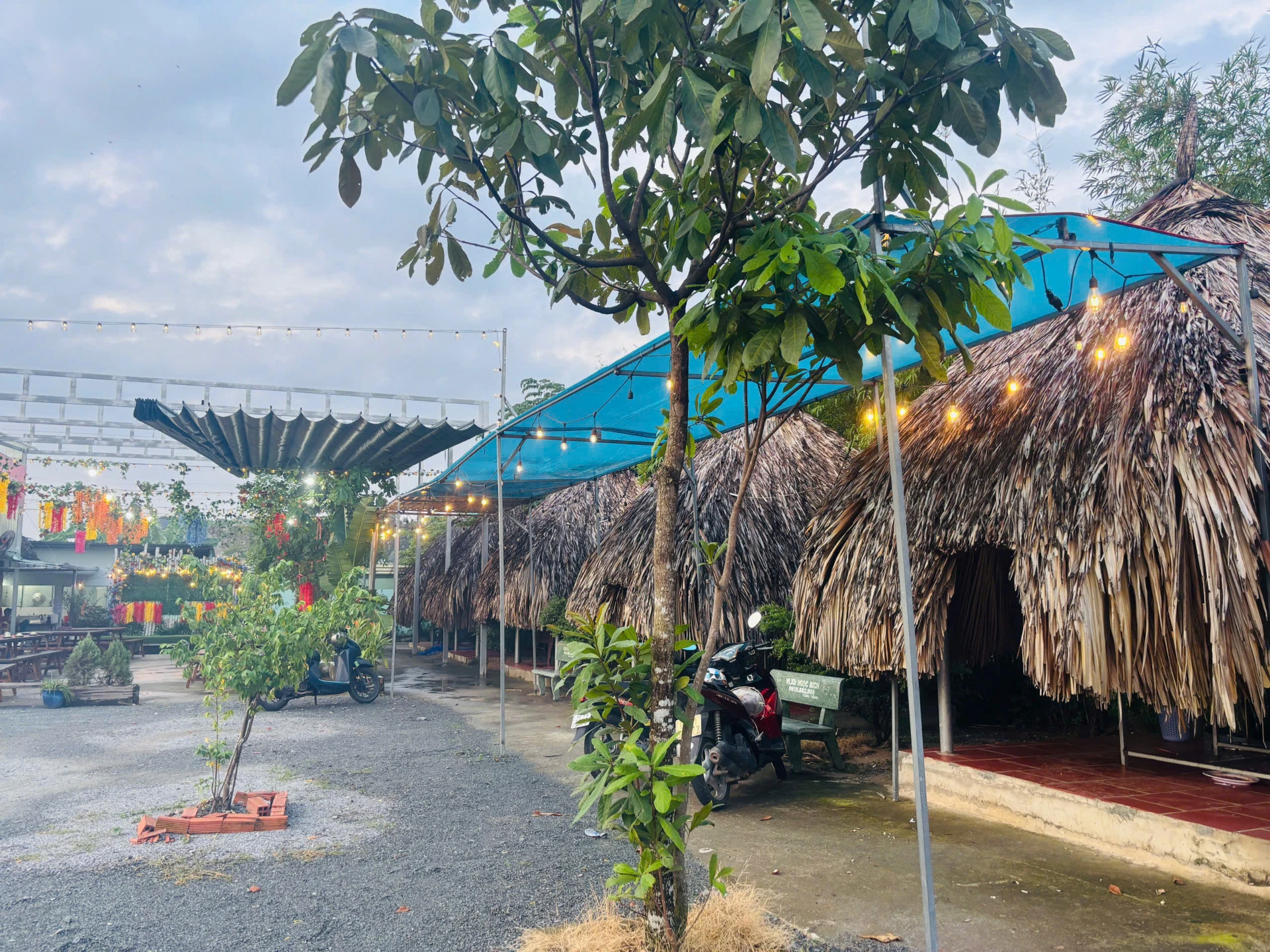 Không gian Ẩm Thực Nhà Lầu 5