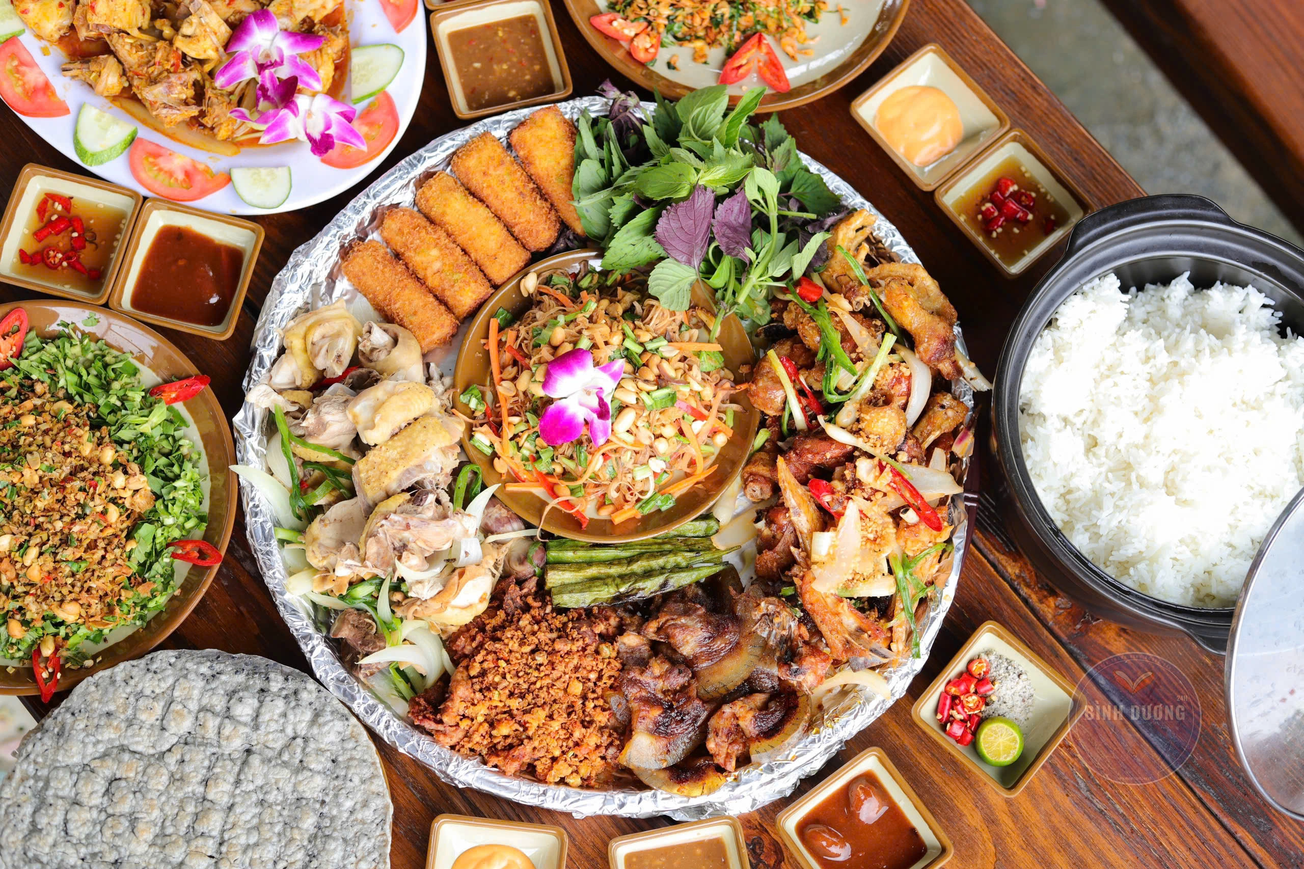 Mẹt Nhà Lầu - 高楼拼盘