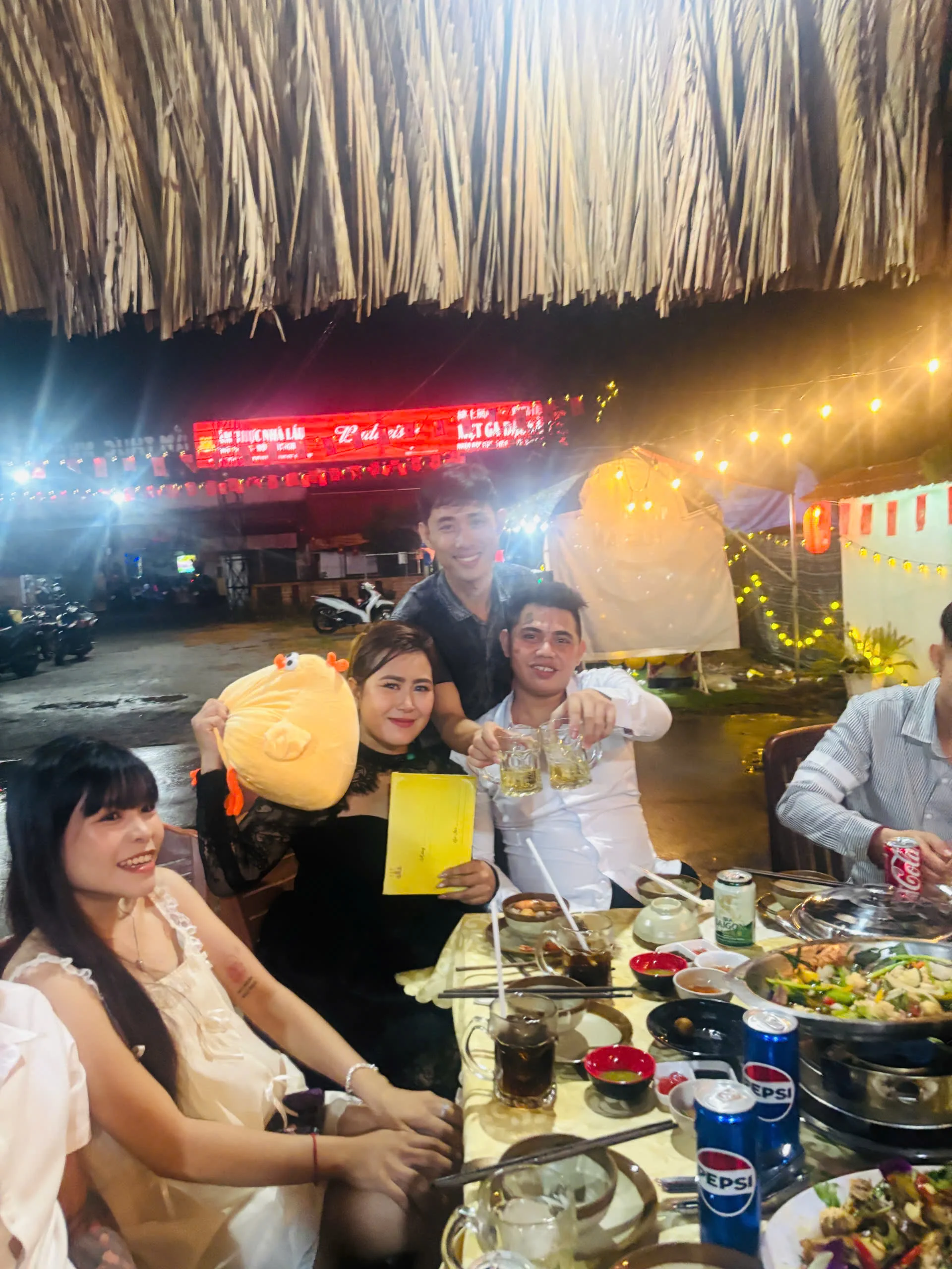 Không gian Ẩm Thực Nhà Lầu 12