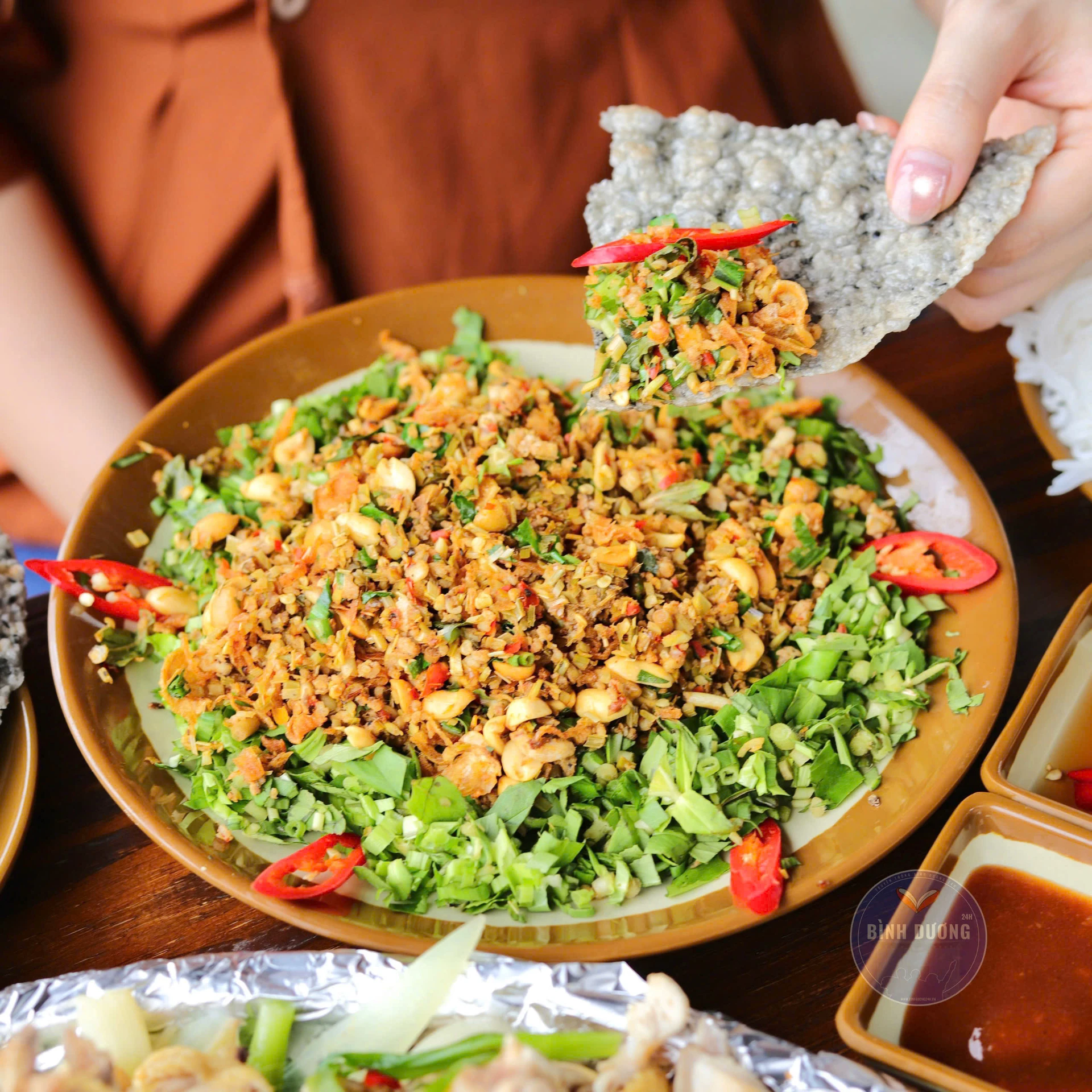 Tép Xúc Bánh Đa - 小河虾配米饼