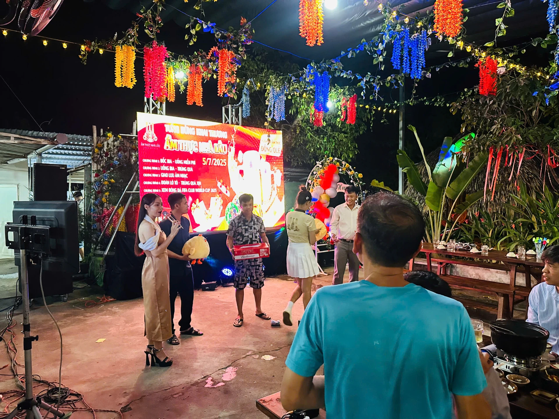 Không gian Ẩm Thực Nhà Lầu 9